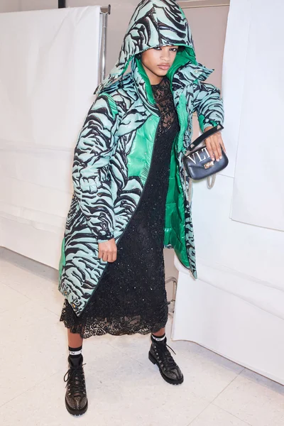 Look 32